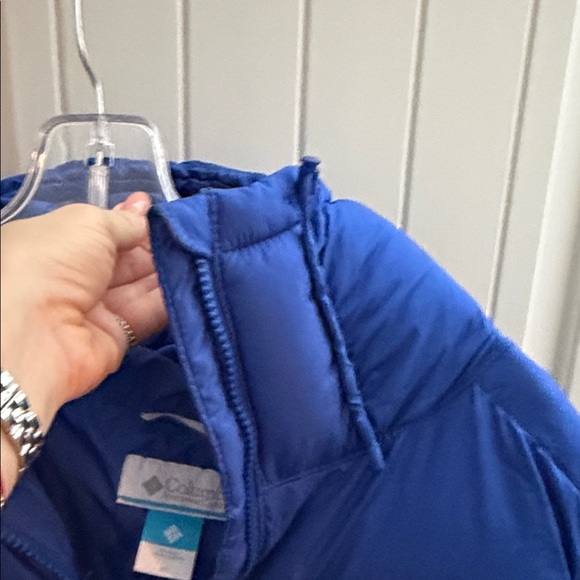 Columbia Royal Blue Puffer Vest with Graphic Lettering Panel new - Picture 5 of 6